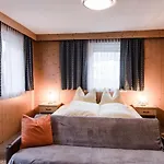 Gastehaus Agnes Gstrein ゲストハウス 3*